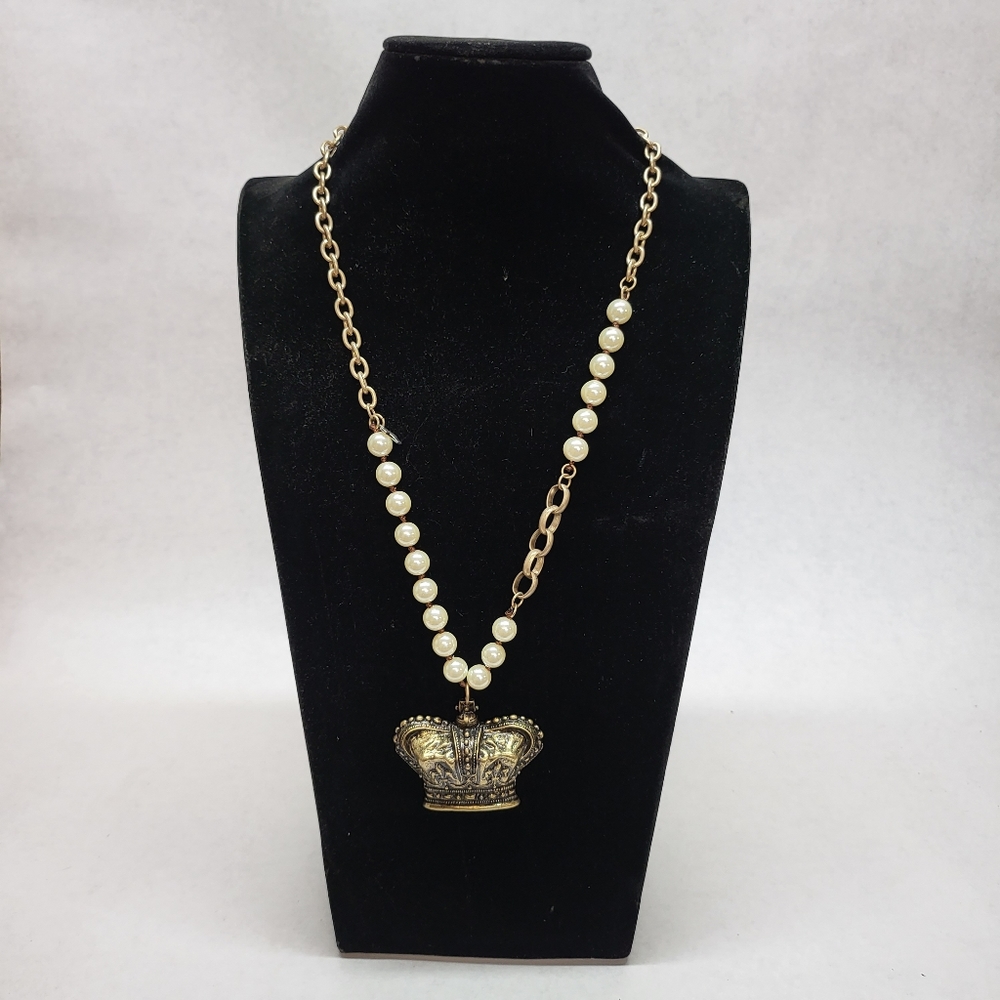 Vintage Queen Crown Pearl Crown  22" + 4"ext Necklace